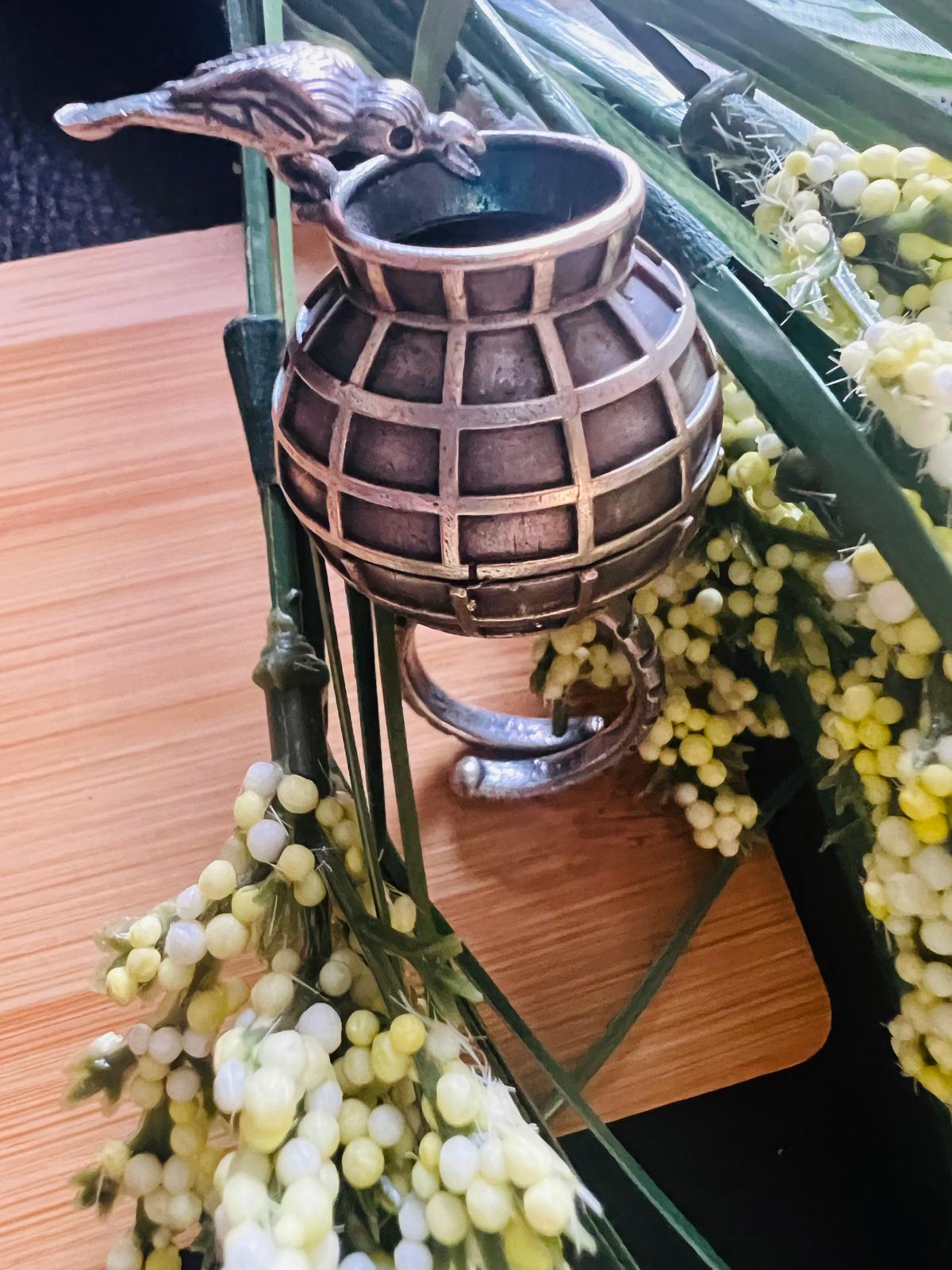 The Bird on the pot Ring