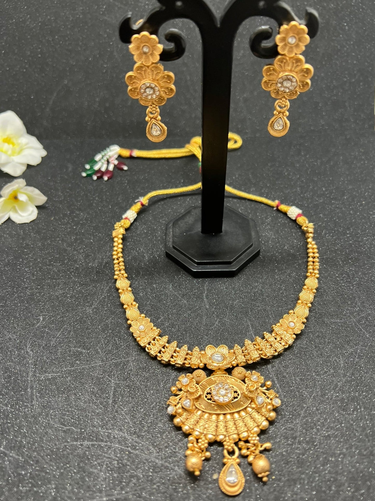 Gold plated Flower theme Necklace with earrings