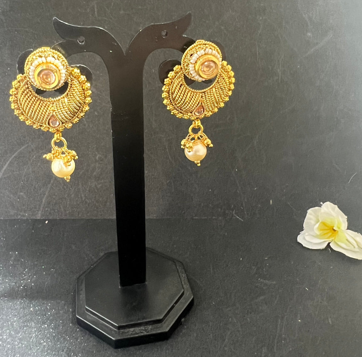 Gold plated hasdi style necklace with Earrings