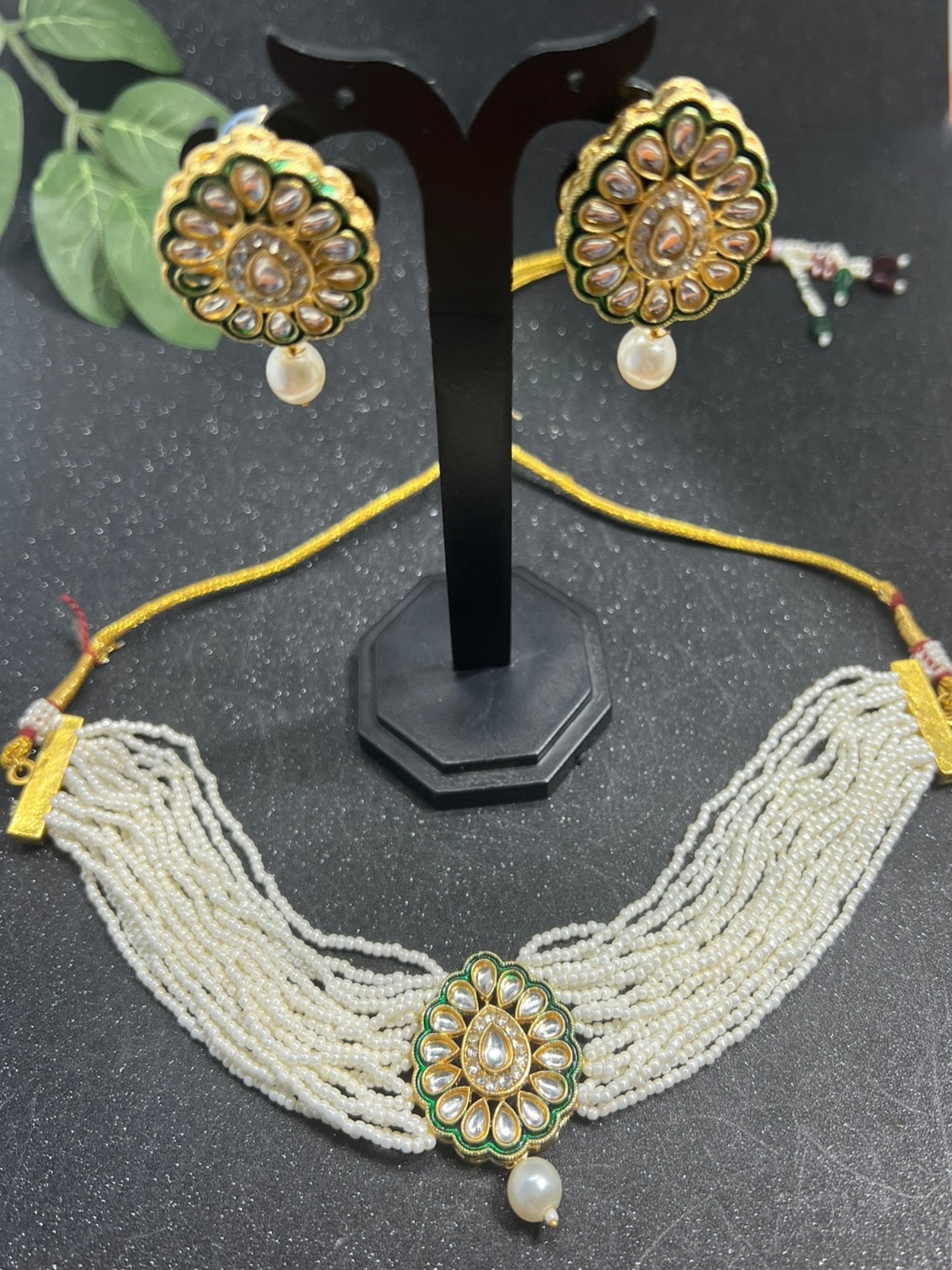Pearl & Kundan Choker with Earrings