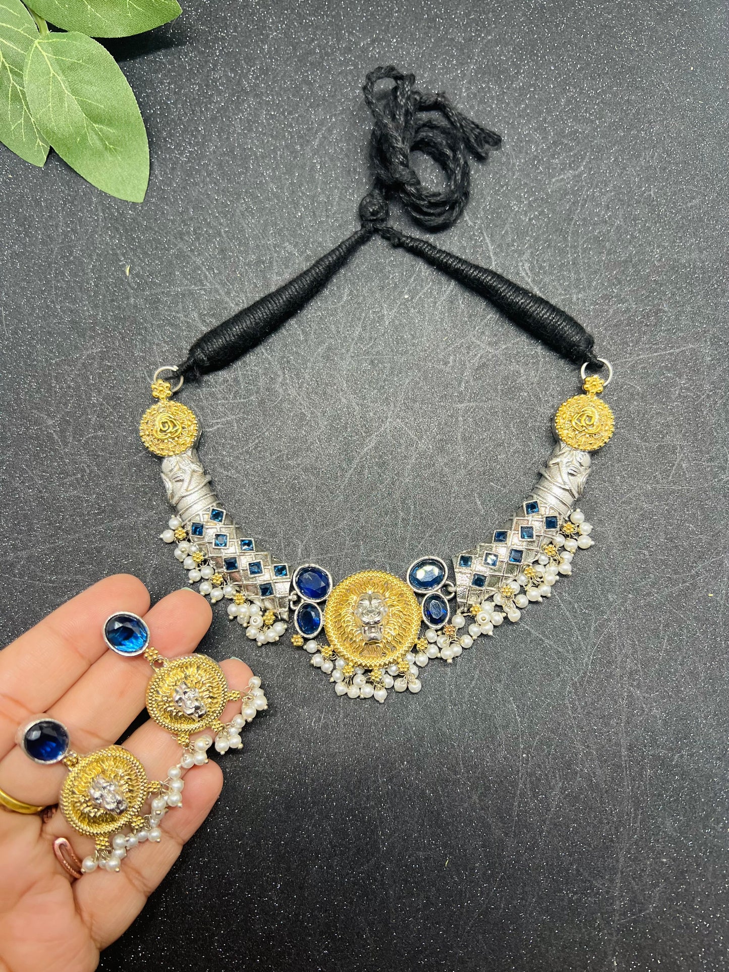 Dual-Tone necklace with earrings