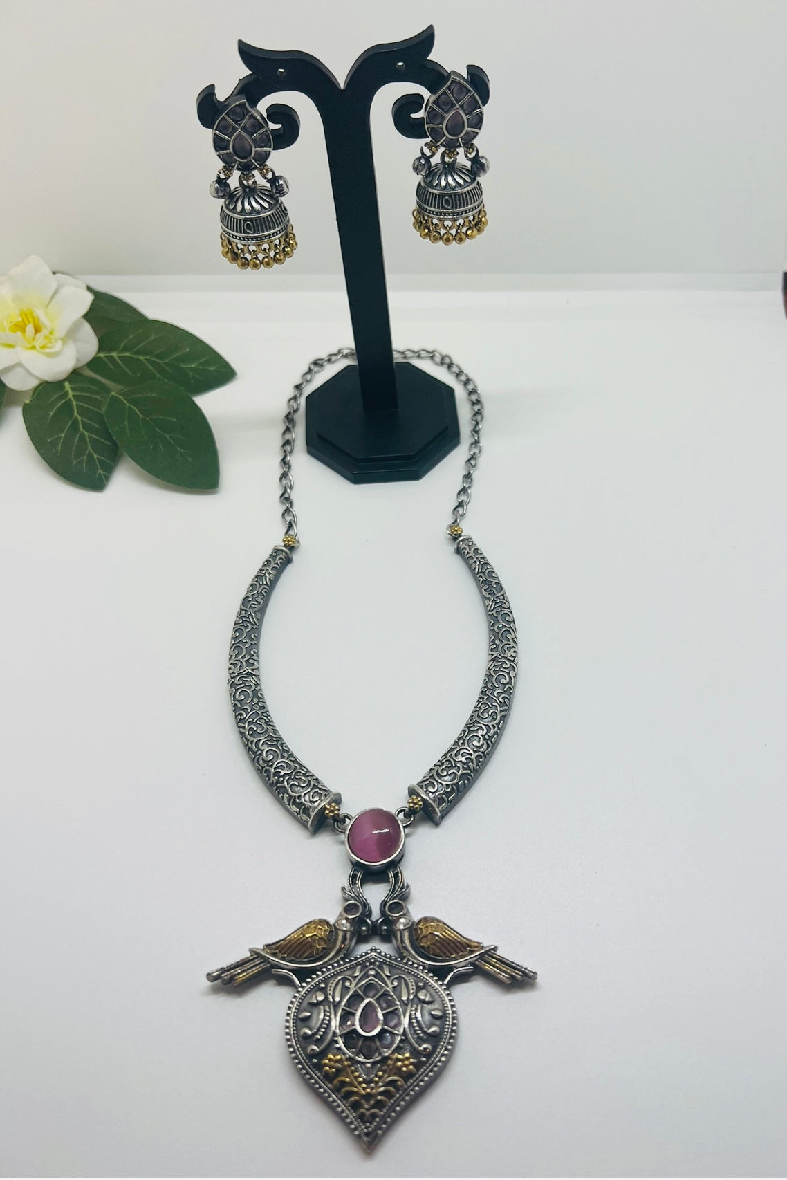 Dual Tone Choker Necklace with Jhumka Earrings.