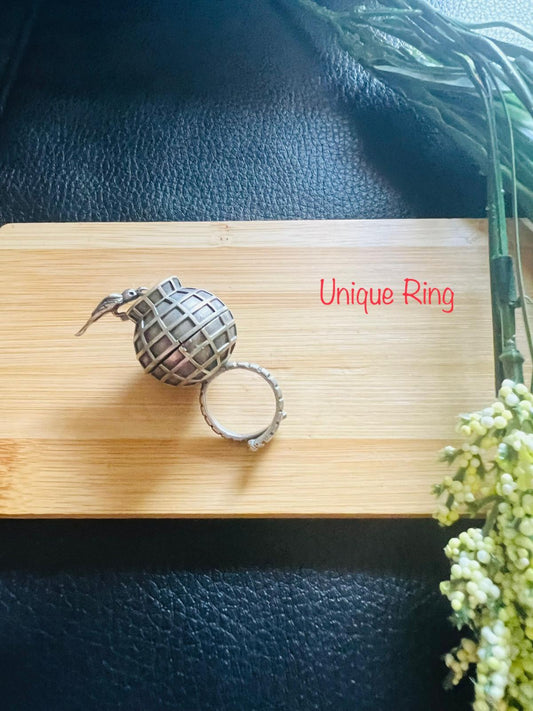 The Bird on the pot Ring