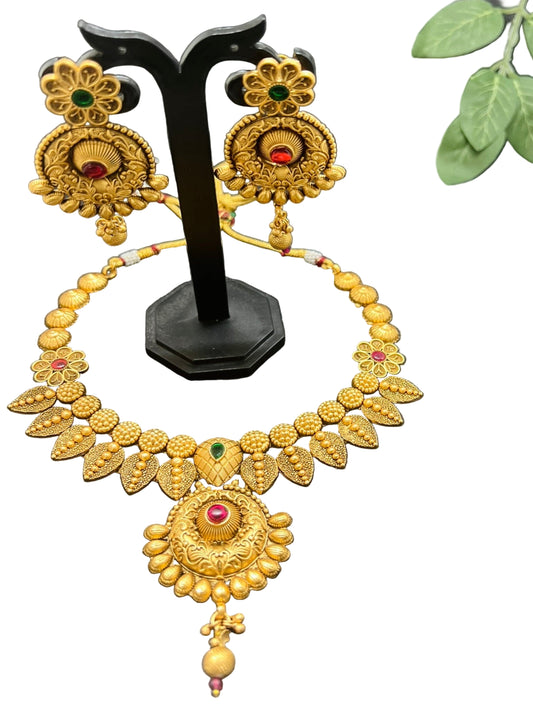 Rajwadi Polish Necklace set with earrings.