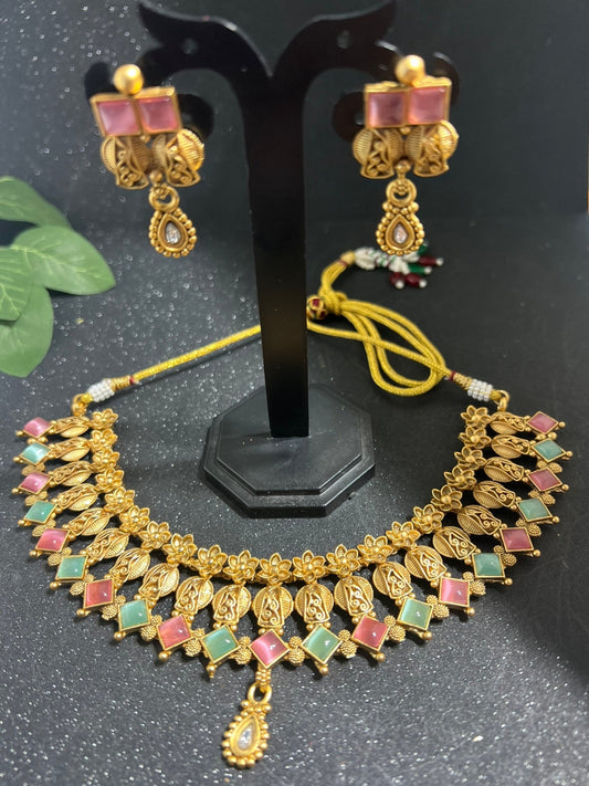 Rajwadi Hasdi Style Necklace with Earrings.
