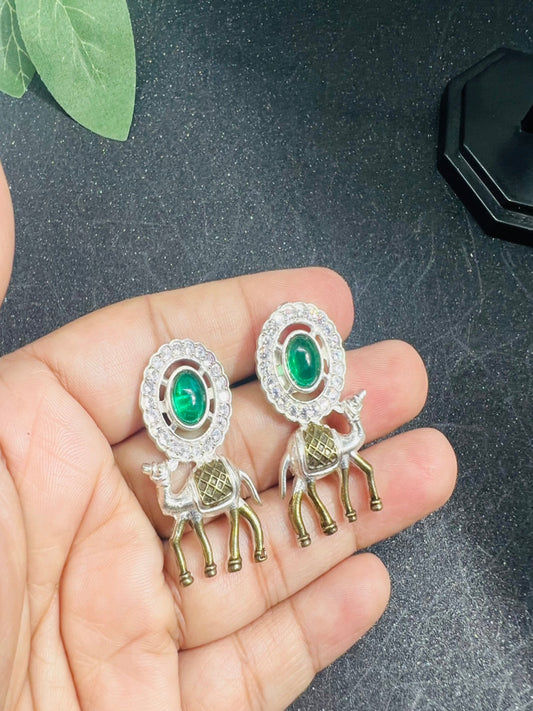 Camel theme Studs