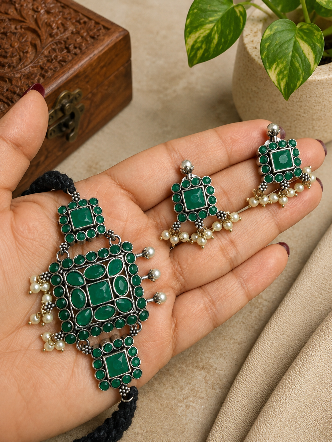 Stonework Choker Set