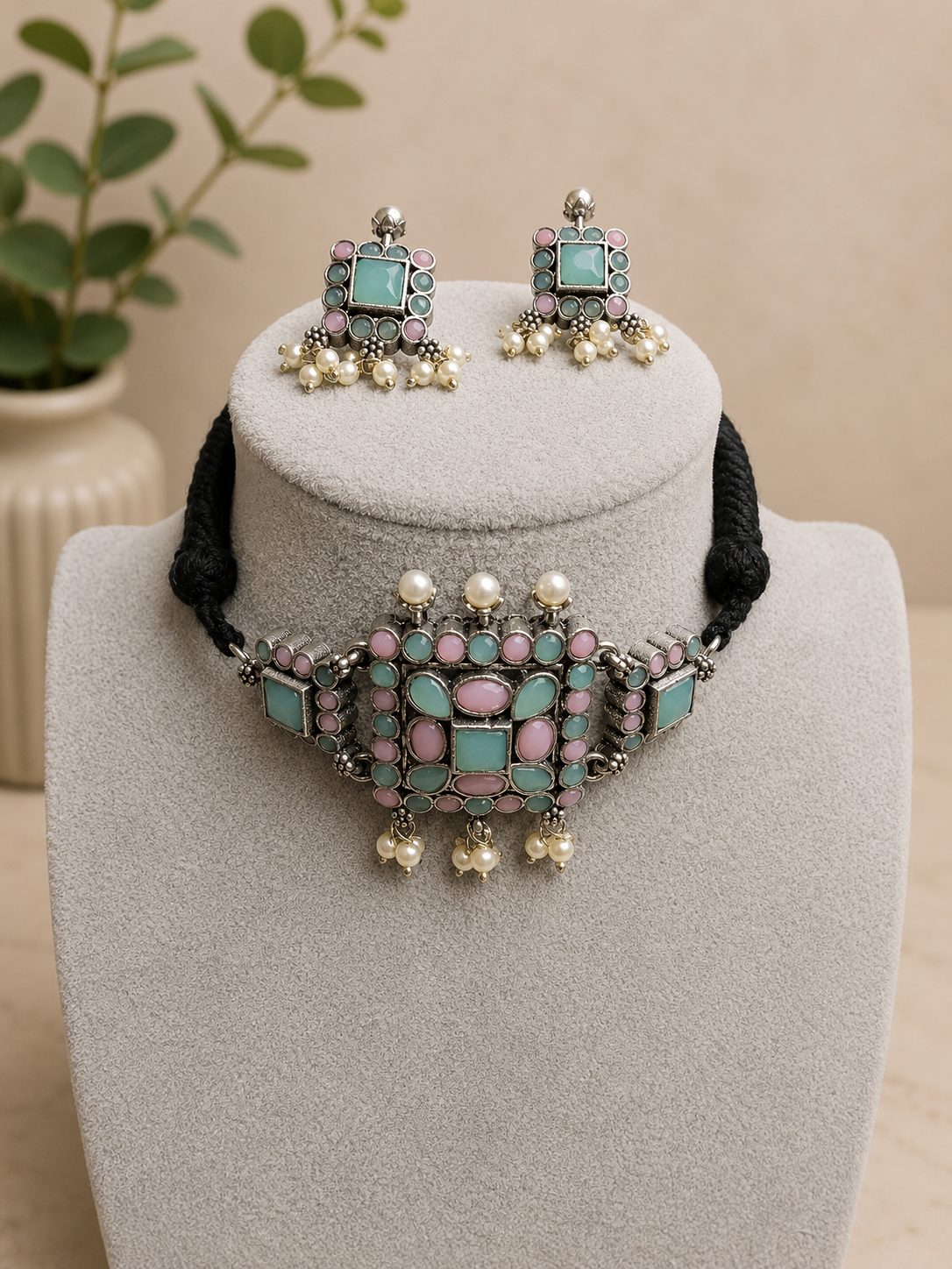 Stonework Choker Set