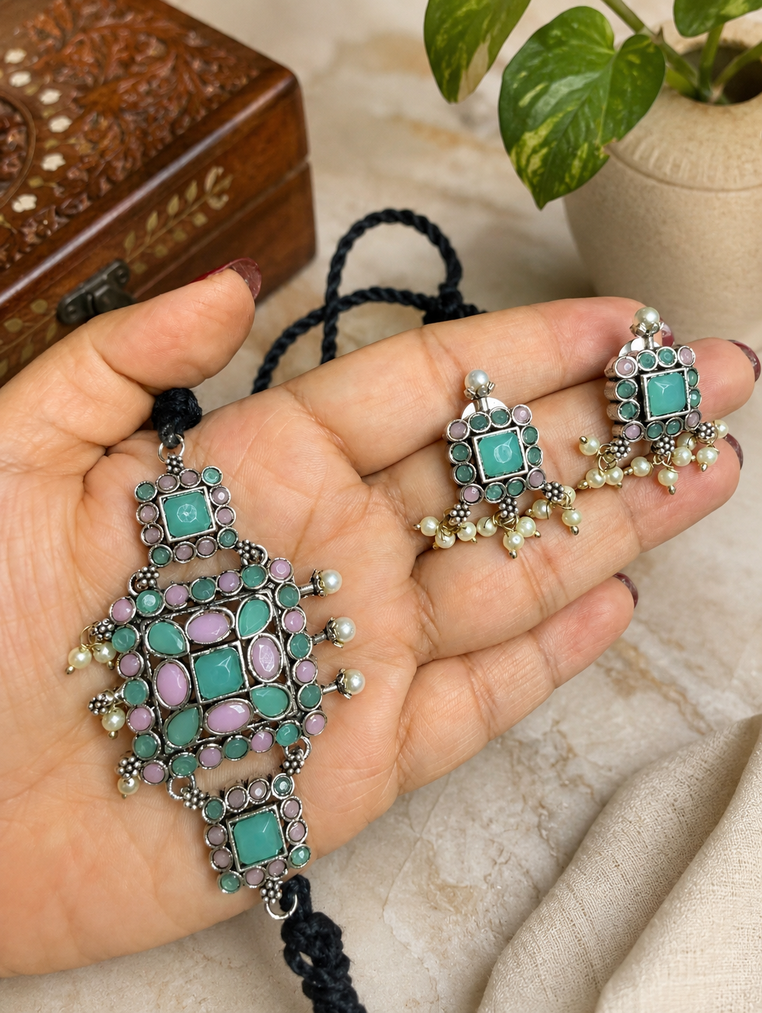 Stonework Choker Set
