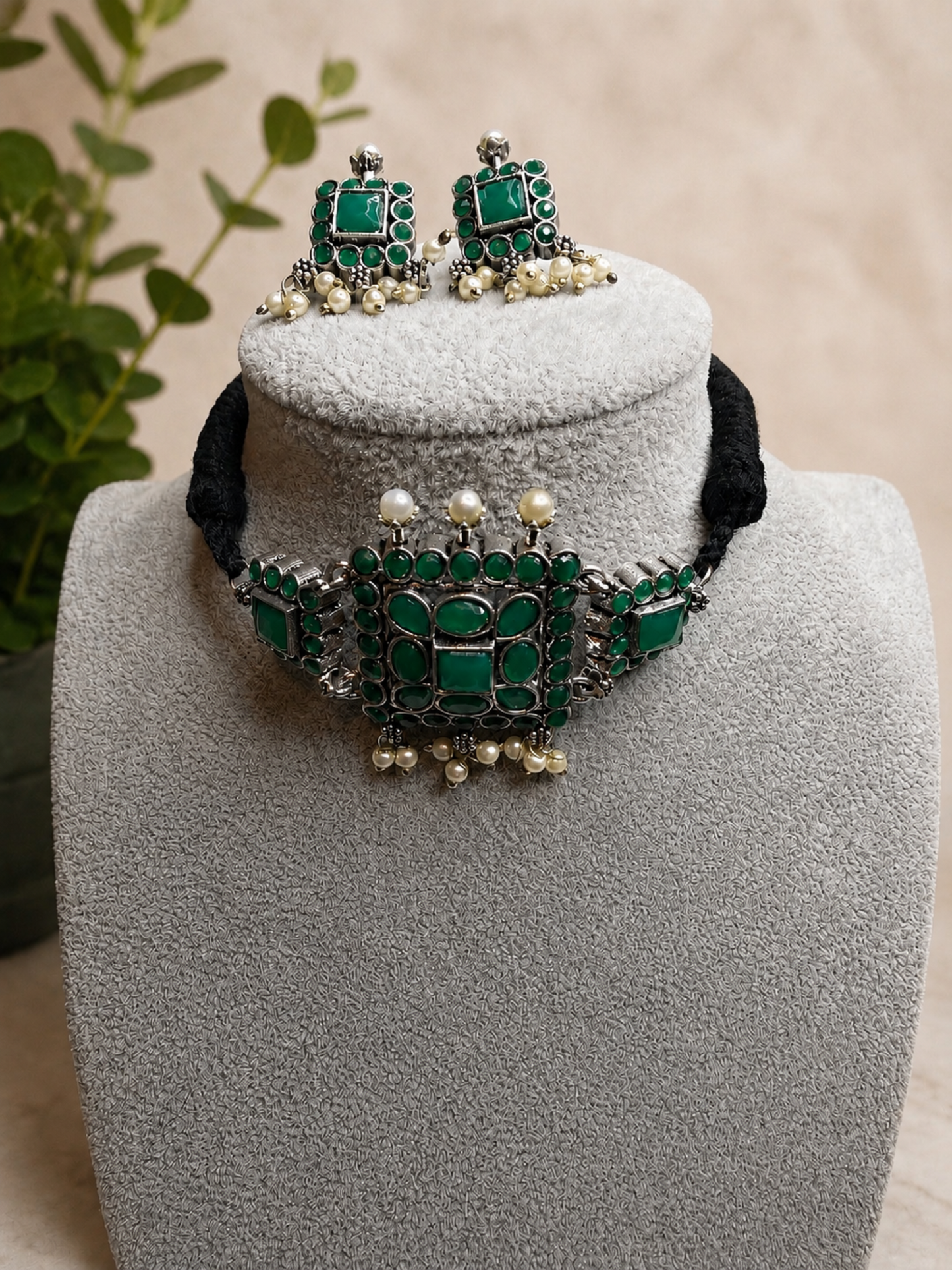 Stonework Choker Set
