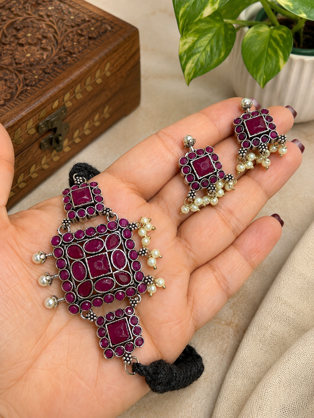 Stonework Choker Set